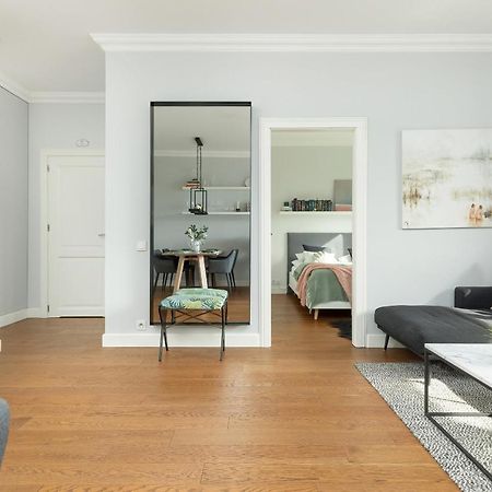 Cozy Apartment Gieysztora Wilanow By Noclegi Renters Warszawa Exteriör bild