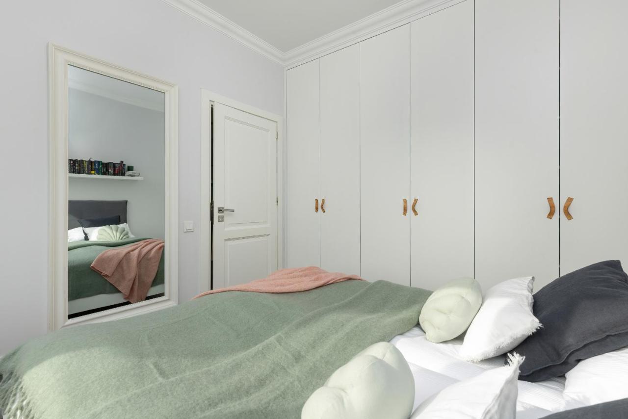 Cozy Apartment Gieysztora Wilanow By Noclegi Renters Warszawa Exteriör bild