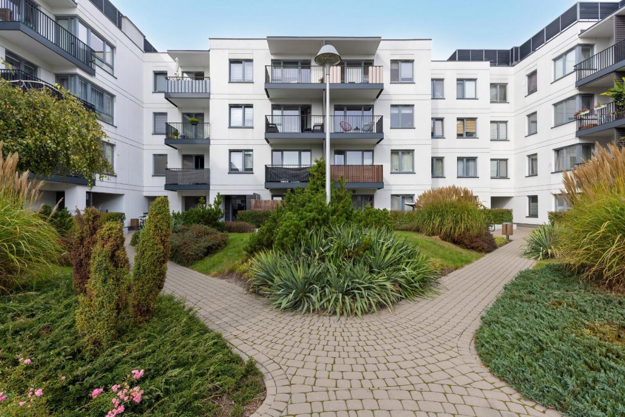 Cozy Apartment Gieysztora Wilanow By Noclegi Renters Warszawa Exteriör bild