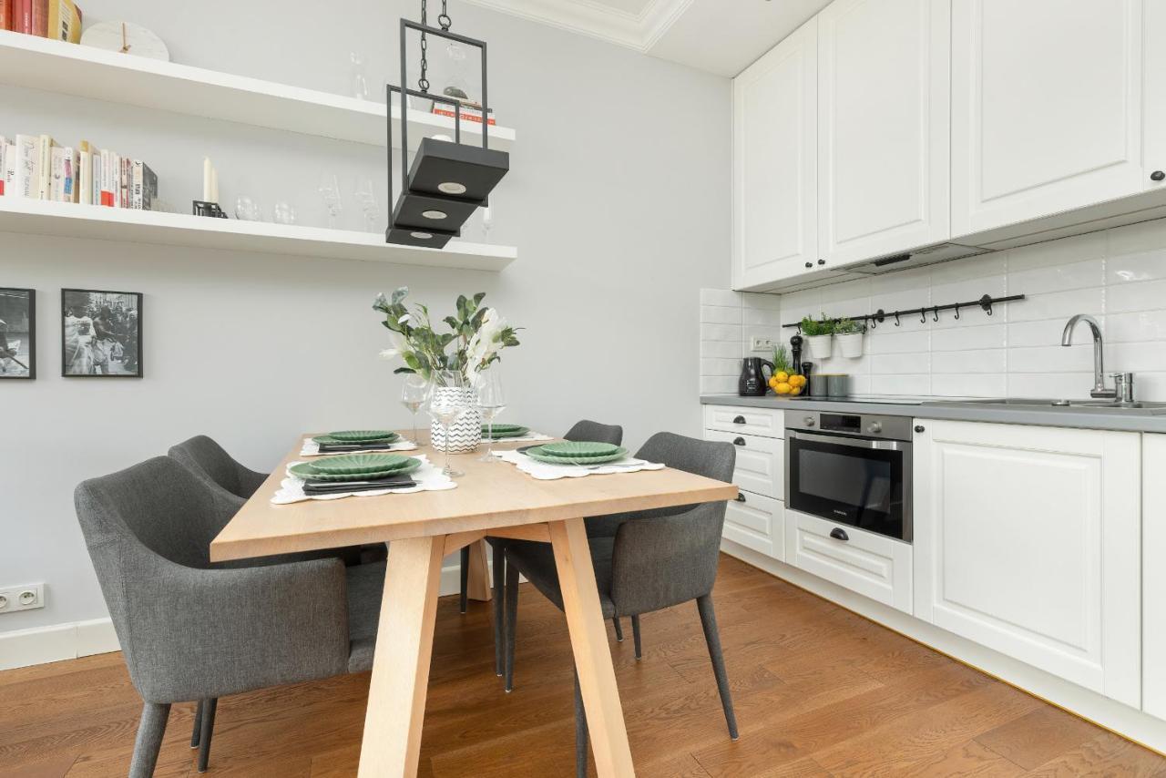 Cozy Apartment Gieysztora Wilanow By Noclegi Renters Warszawa Exteriör bild
